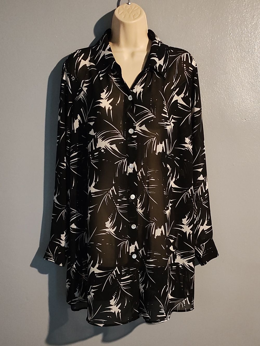 Belle Beach Black & White Abstract Button-Up Cover Up Shear Top